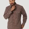 Men's Wrangler Wrinkle Resist Relaxed Fit Snap Front Shirt #112318653X